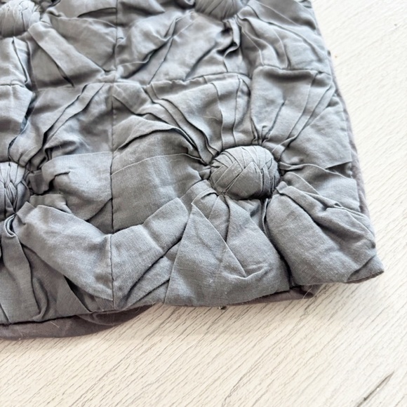 DKNY Donna Karan New York Gray Quilted Textured Pillow Cover Square 17” X 17” - Picture 3 of 5